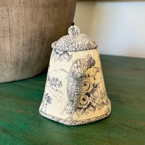 Toile Cloth Teapot Pin Cushion | Vintage | 4-1/4” T, 5-1/2” W - Picture 4 of 11